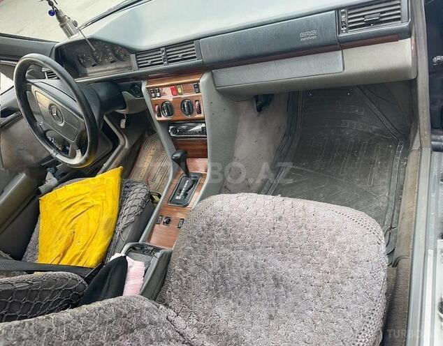 Mercedes E 220 1993, 250,000 km - 2.2 l - Bakı