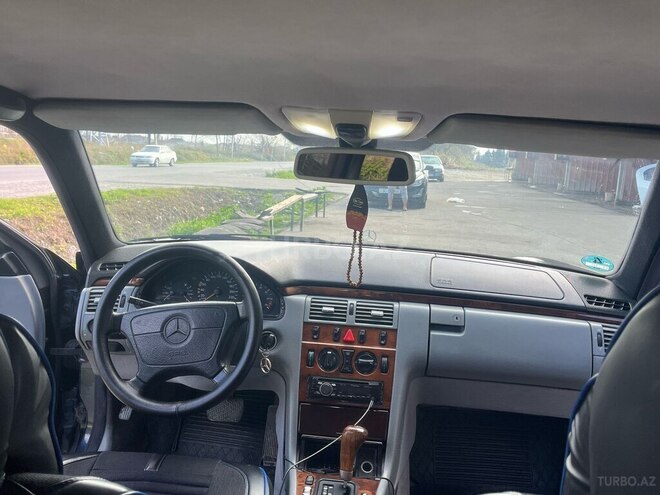 Mercedes E 200 1998, 512,452 km - 2.0 l - Göyçay