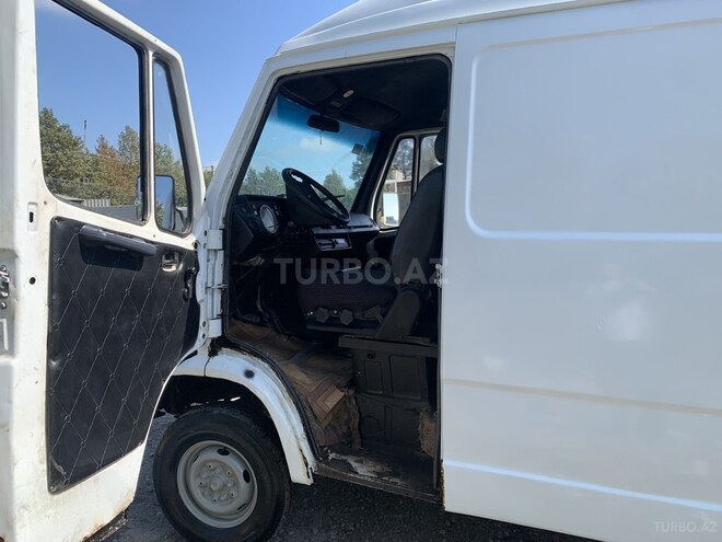 Mercedes 208 D 1994, 84,000 km - 2.7 l - Bərdə