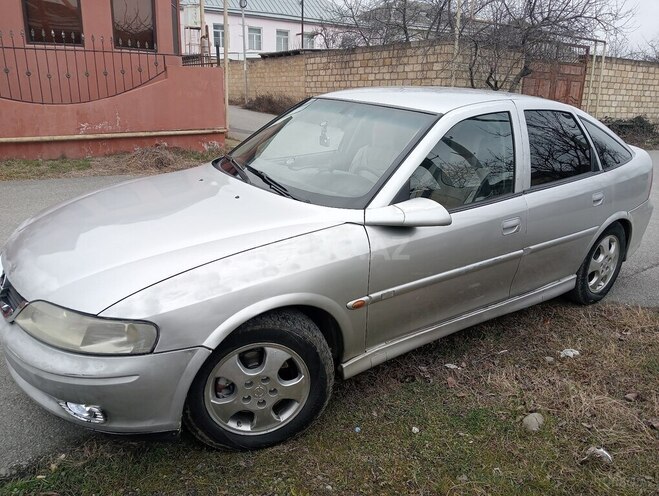 Opel Vectra 1999, 736,000 km - 1.6 l - Qusar