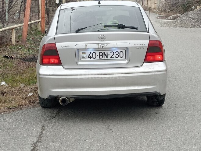 Opel Vectra 1999, 736,000 km - 1.6 l - Qusar