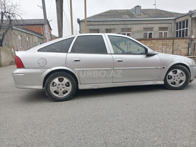 Opel Vectra 1999, 736,000 km - 1.6 l - Qusar