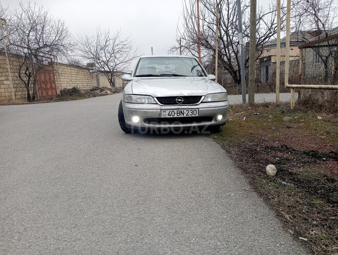 Opel Vectra 1999, 736,000 km - 1.6 l - Qusar