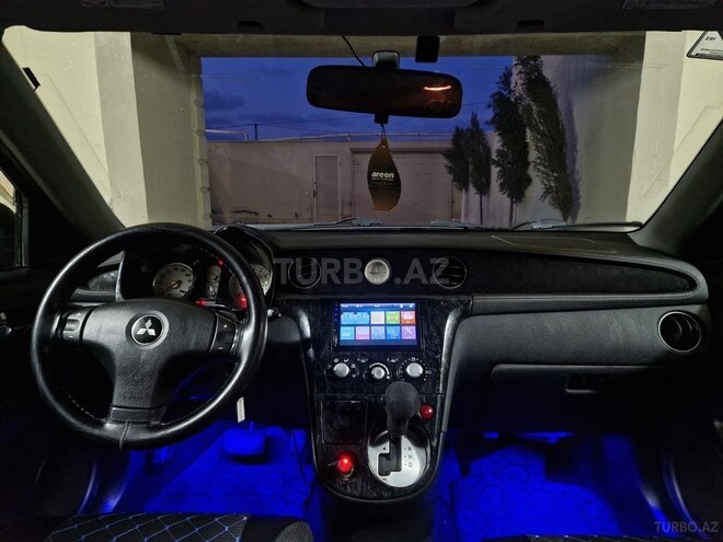 Mitsubishi Airtrek 2003, 257,000 km - 2.0 л - Bakı