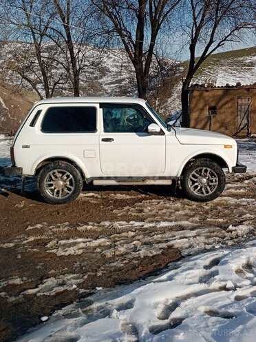 LADA (VAZ) Niva 2008, 500,000 km - 1.7 л - Yardımlı