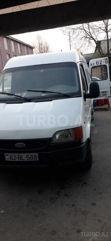 Ford Transit-4