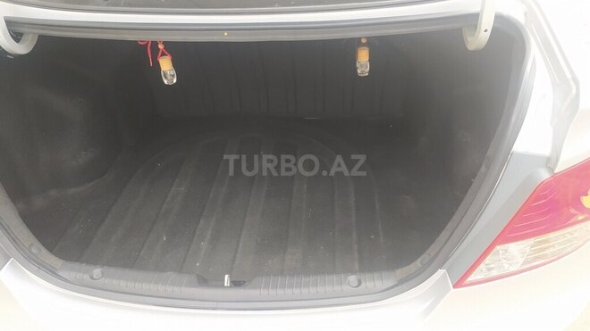 Hyundai Accent 2014, 158,000 km - 1.4 l - Ordubad