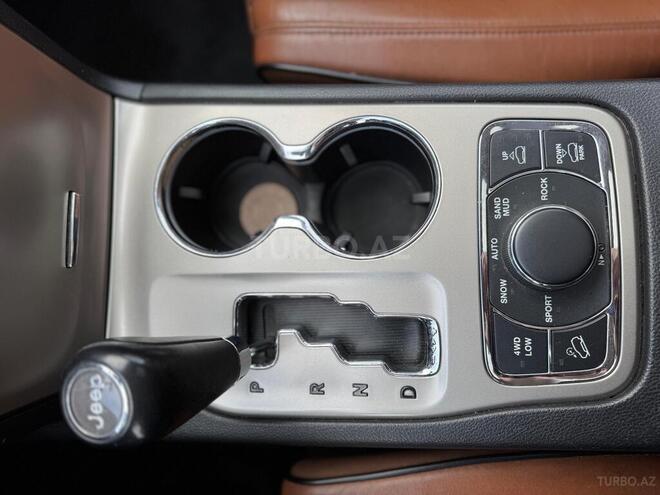 Jeep Grand Cherokee 2011, 325,000 km - 5.7 l - Bakı