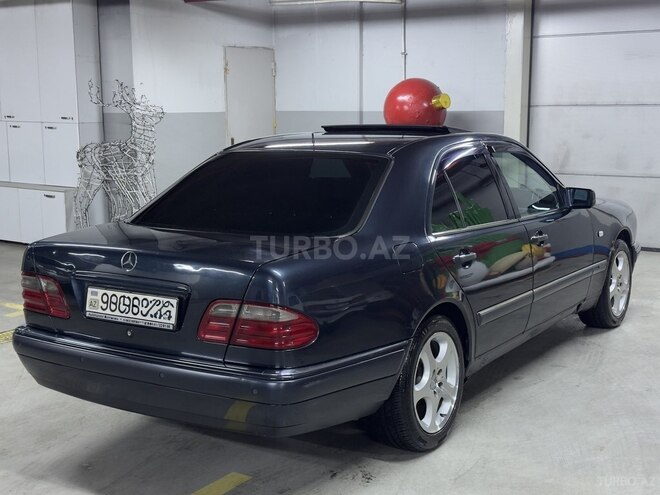 Mercedes E 240 1999, 261,500 km - 2.4 l - Bakı