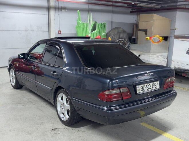Mercedes E 240 1999, 261,500 km - 2.4 l - Bakı