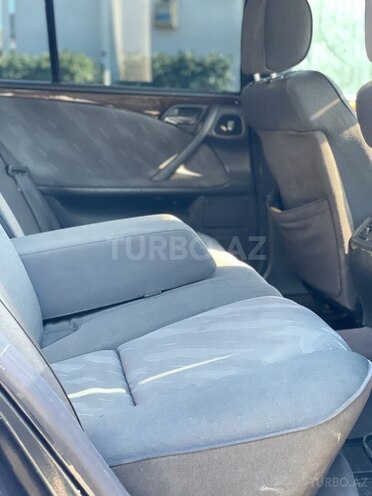 Mercedes E 270 2000, 500,000 km - 2.7 л - Bakı
