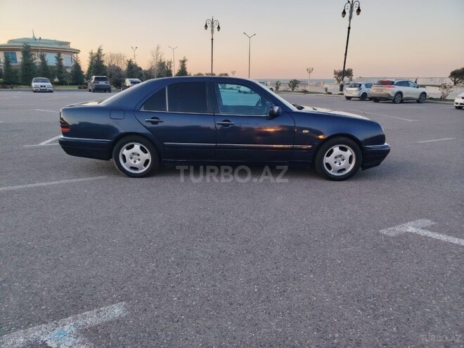 Mercedes E 220 d 1999, 526,033 km - 2.2 l - Sumqayıt