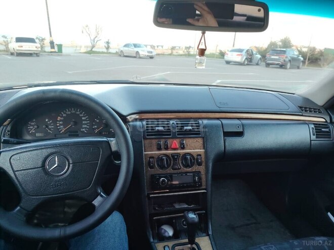Mercedes E 220 d 1999, 526,033 km - 2.2 l - Sumqayıt