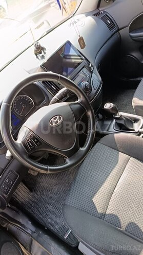Hyundai i30 2010, 260,722 km - 1.4 л - İsmayıllı