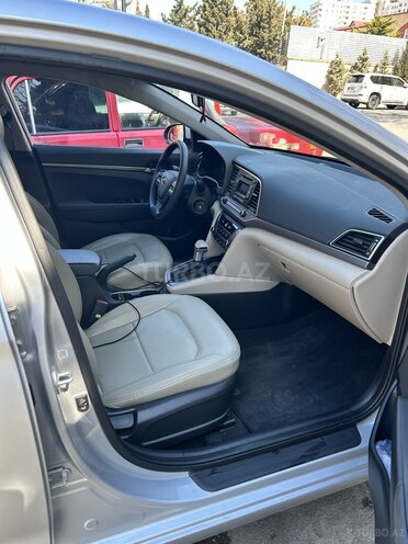 Hyundai Avante 2016, 120,000 km - 1.6 л - Bakı