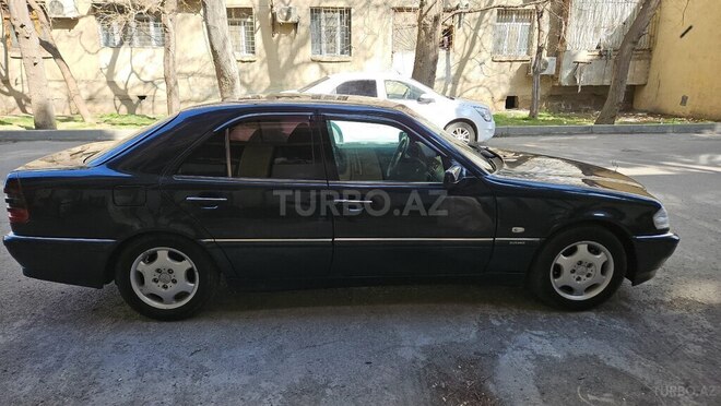 Mercedes C 220 d 2000, 425,200 km - 2.2 l - Bakı