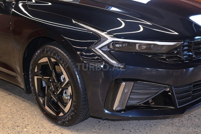 Kia K5-8