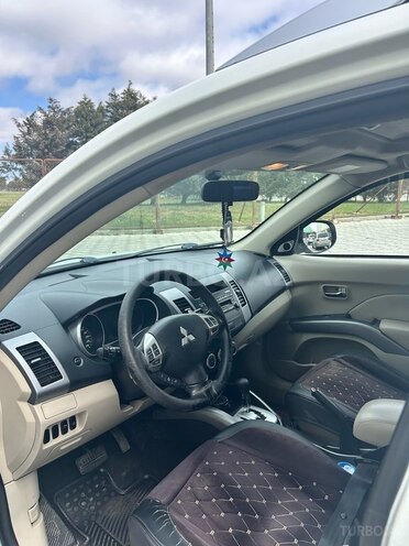 Mitsubishi Outlander 2010, 292,000 km - 3.0 l - Bakı