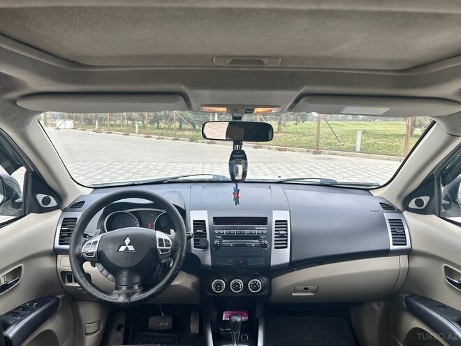Mitsubishi Outlander 2010, 292,000 km - 3.0 l - Bakı