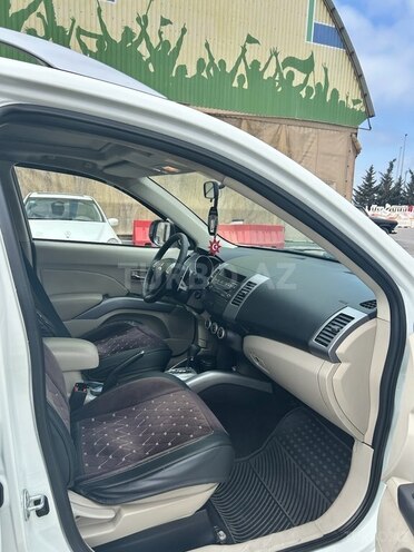 Mitsubishi Outlander 2010, 292,000 km - 3.0 l - Bakı