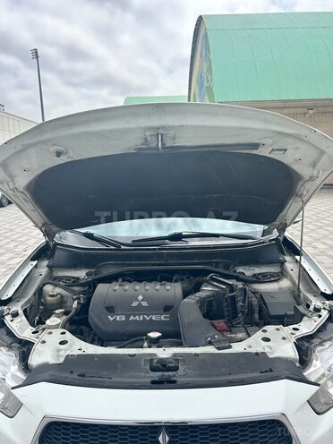 Mitsubishi Outlander 2010, 292,000 km - 3.0 l - Bakı
