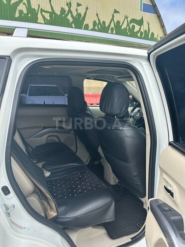 Mitsubishi Outlander 2010, 292,000 km - 3.0 l - Bakı