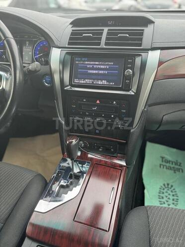 Toyota Camry-14