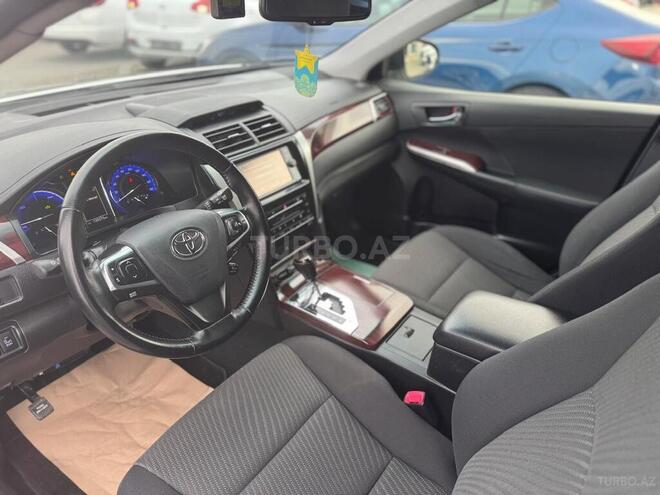 Toyota Camry-12