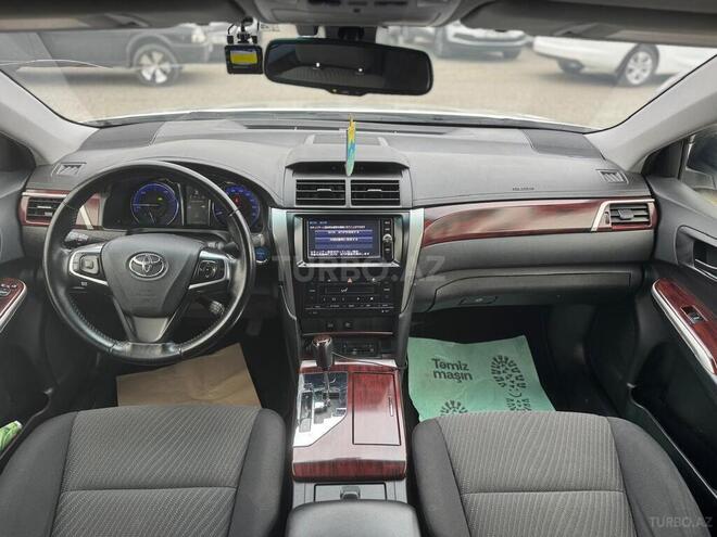 Toyota Camry-15