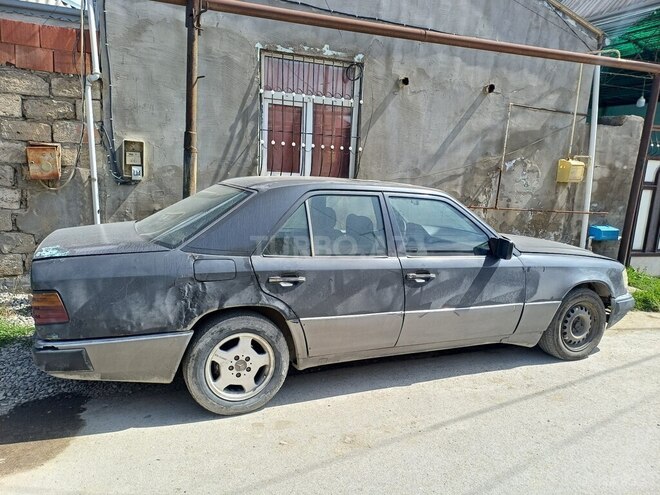 Mercedes E 250 1990, 700,000 km - 2.5 л - Bakı