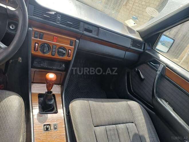 Mercedes E 250 1990, 700,000 km - 2.5 л - Bakı