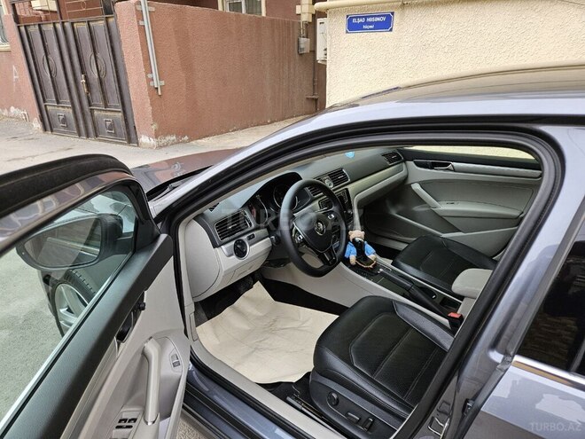 Volkswagen Passat 2016, 136,000 km - 1.8 l - Bakı