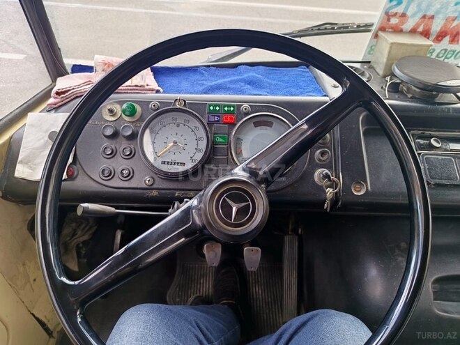 Mercedes 609 D 1985, 183,944 km - 4.0 l - Bakı
