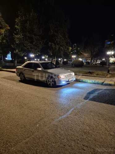 Mercedes C 220 d 2000, 444,000 km - 2.2 l - Astara