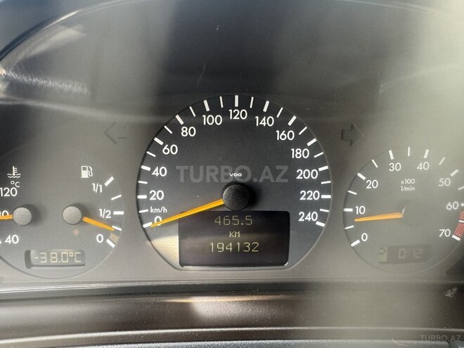 Mercedes E 240 1999, 194,000 km - 2.4 l - Zaqatala
