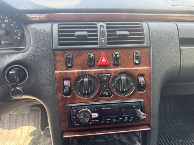 Mercedes E 240 1999, 194,000 km - 2.4 l - Zaqatala