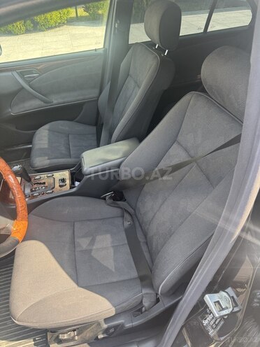 Mercedes E 240 1999, 194,000 km - 2.4 l - Zaqatala