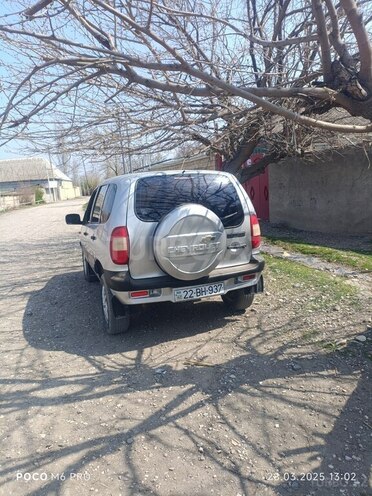 Chevrolet Niva 2005, 261,000 km - 1.7 l - Goranboy