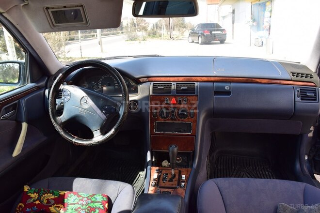 Mercedes E 220 d 1999, 384,712 km - 2.2 l - Bakı