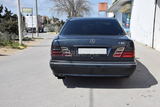 Mercedes E 220 d 1999, 384,712 km - 2.2 l - Bakı