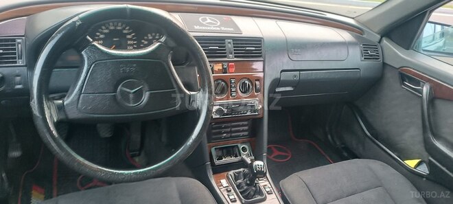 Mercedes C 200 1995, 400,000 km - 2.0 л - Zaqatala