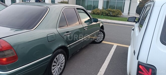 Mercedes C 200 1995, 400,000 km - 2.0 л - Zaqatala