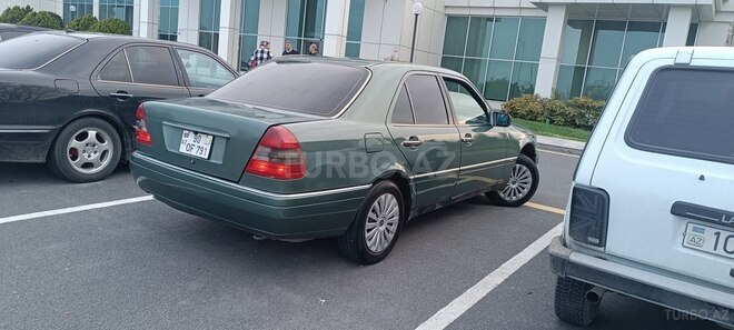Mercedes C 200 1995, 400,000 km - 2.0 л - Zaqatala
