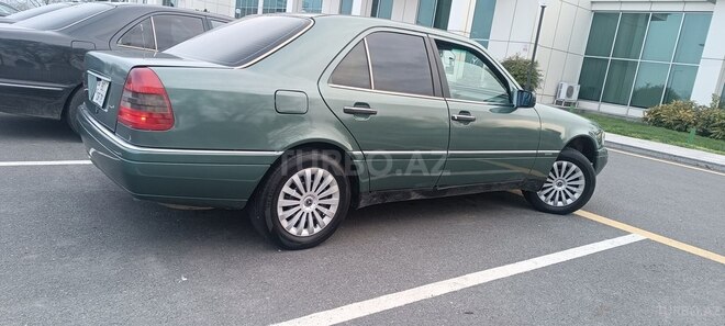 Mercedes C 200 1995, 400,000 km - 2.0 л - Zaqatala