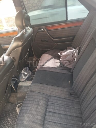 Mercedes E 200 1993, 415,300 km - 2.0 l - Şəmkir