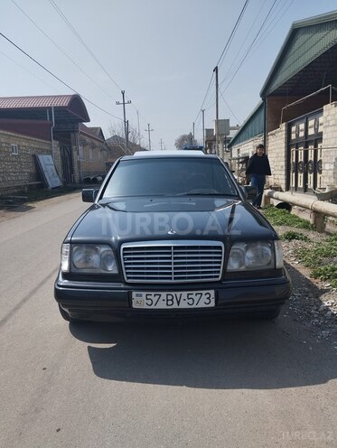 Mercedes E 200 1993, 415,300 km - 2.0 l - Şəmkir