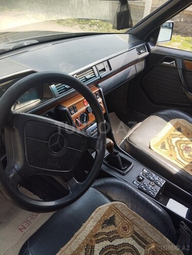 Mercedes E 200 1993, 415,300 km - 2.0 l - Şəmkir