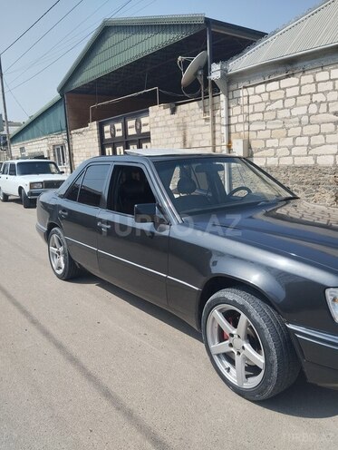Mercedes E 200 1993, 415,300 km - 2.0 l - Şəmkir