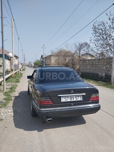 Mercedes E 200 1993, 415,300 km - 2.0 l - Şəmkir