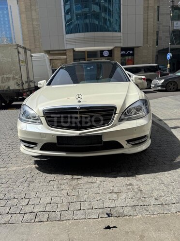 Mercedes S 500 2011, 242,000 km - 4.7 л - Bakı